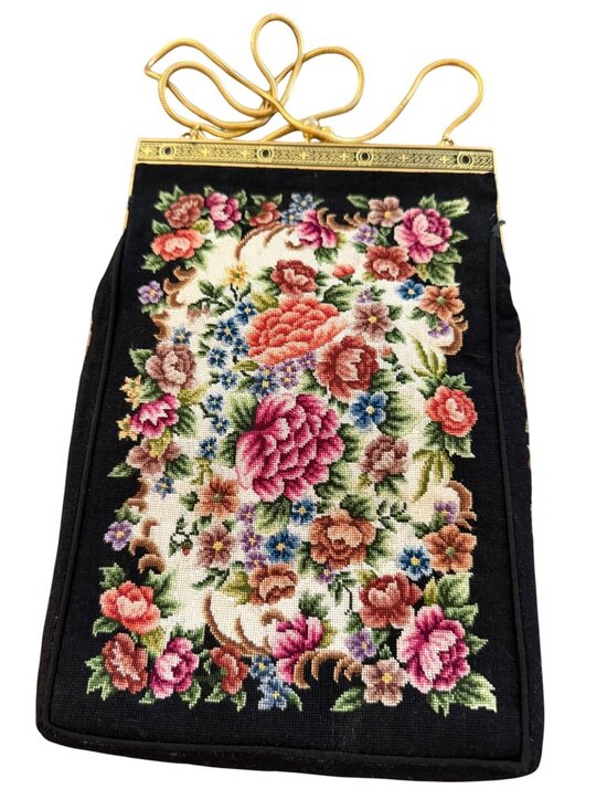 Unbranded Handbags - Vintage Womens Tapestry Needlepoint Clutch Purse Gold Tone Floral Cottage core